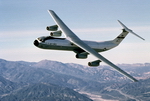 A fantastic shot of a Lockheed C-141 Starlifter, a type which has now been retired. (USAF)