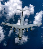 A Lockheed C-141 Starlifter of the 445th Airlift Reserve Wing (Wright Patterson Air Force Base) during operation Rodeo 2000. (USAF)