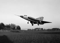 A pre-production J35 Draken coming in to land (Saab)